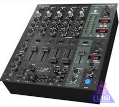 Controladoras e Mixer para DJs Utilizados em Eventos e Festas