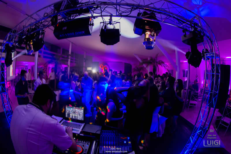 Fotos de Eventos como Casamentos, Anivers&aacute;rios, Corporativo com DJ